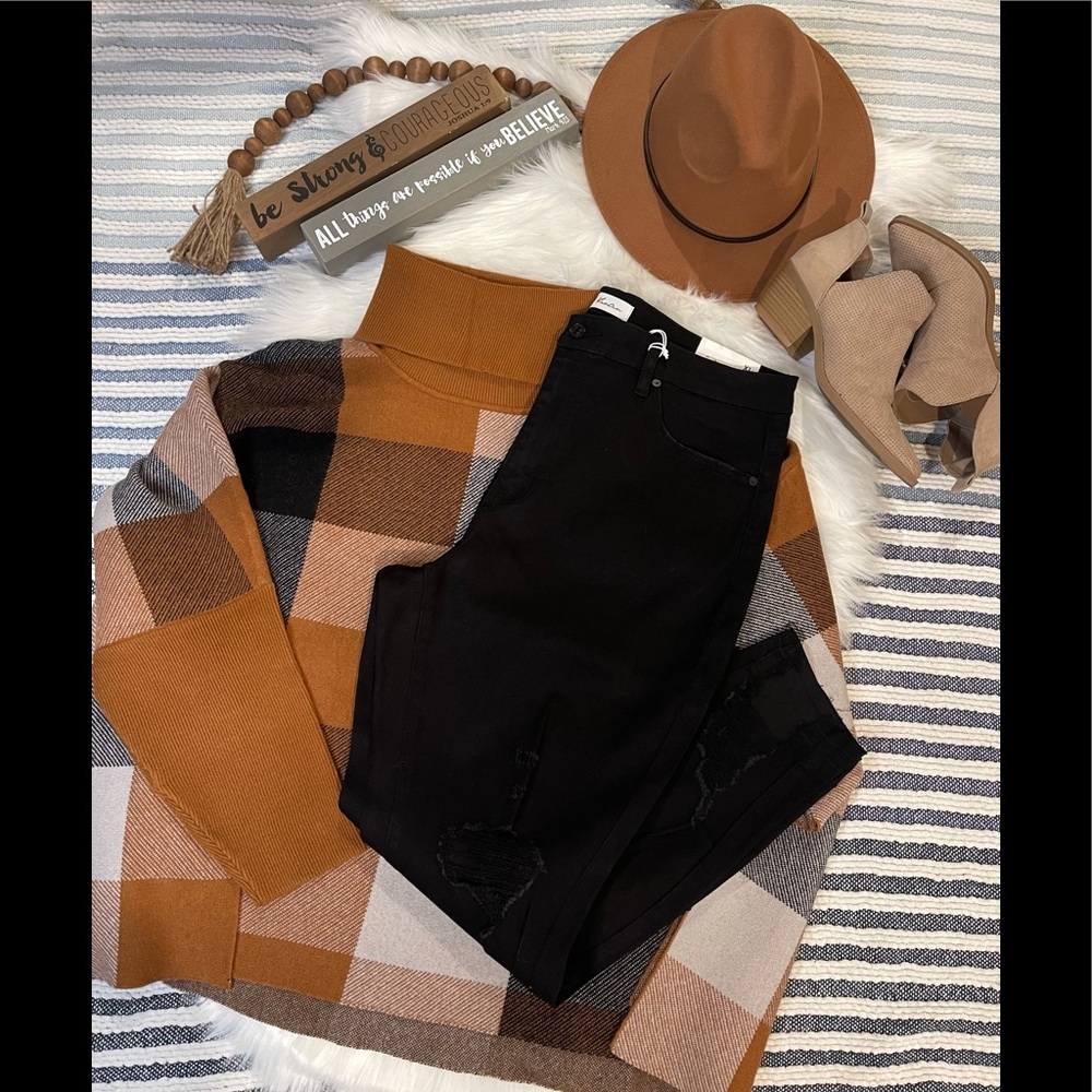 NEW PLUS | Women’s | Camel Plaid Sweater